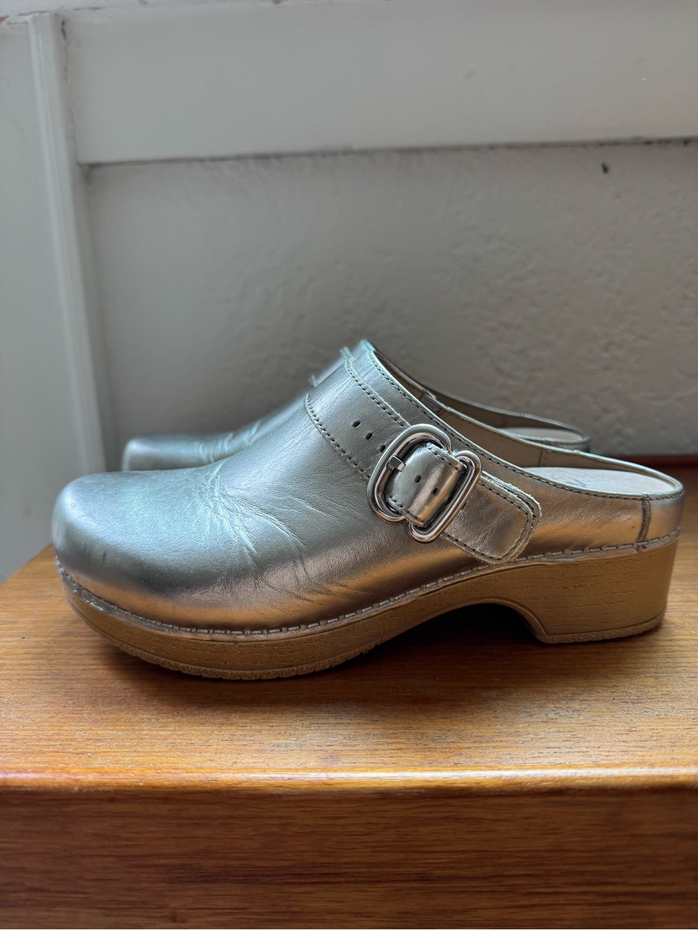 Madewell x Dansko Metallic Leather Clog - sold as gold but appears more silver - Picture 11 of 12